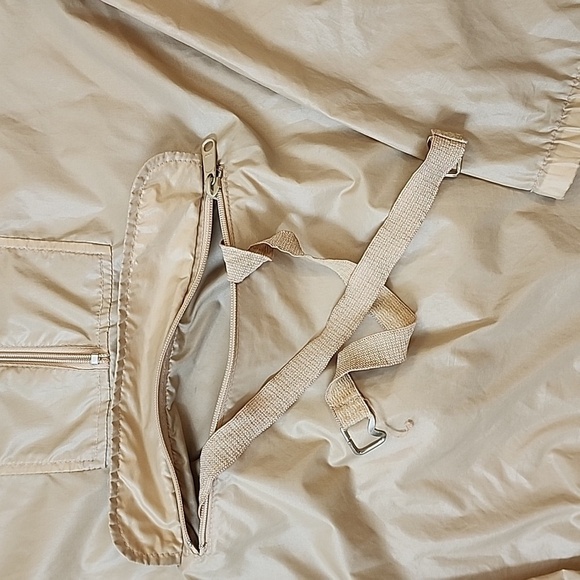 Lacoste Izod Vintage Packable Windbreaker 1/4 Zip Belt Bag Men's Tan size Medium - Picture 4 of 8